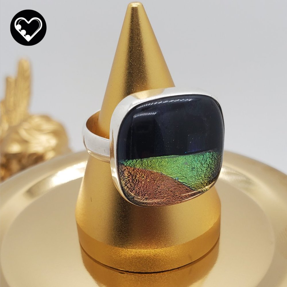 Colors square ring